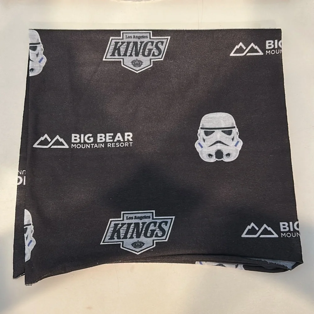 LA Kings Star Wars neck gaiter
